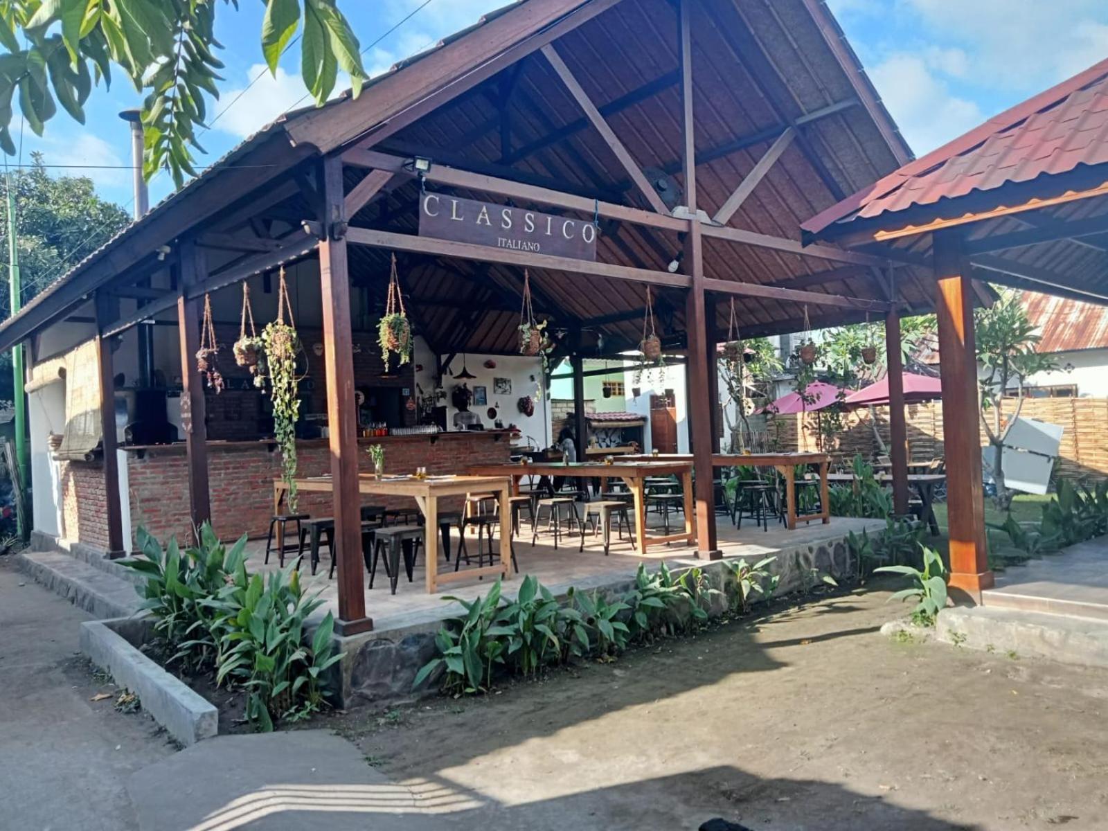 Classico Italiano Bed & Breakfast Gili Air Exterior photo